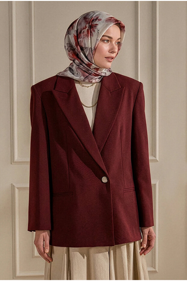 وشاح عضوي بنمط نباتي أحمر