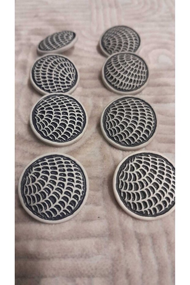 Polyester Button 30 Size 20 mm 8 Pieces