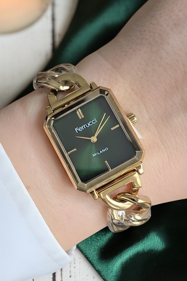 Chain Model Steel Bracelet Golden Yellow / Green Dial Women's Wristwatch