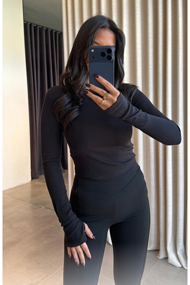 Basic Soft Body Blouse with Finger-Detailing Style - 2
