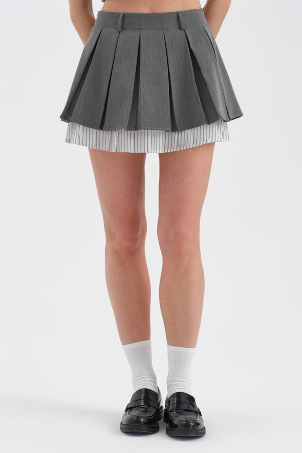 Women's Pleated Detailed Hem Striped Fabric Design Shorts Skirt