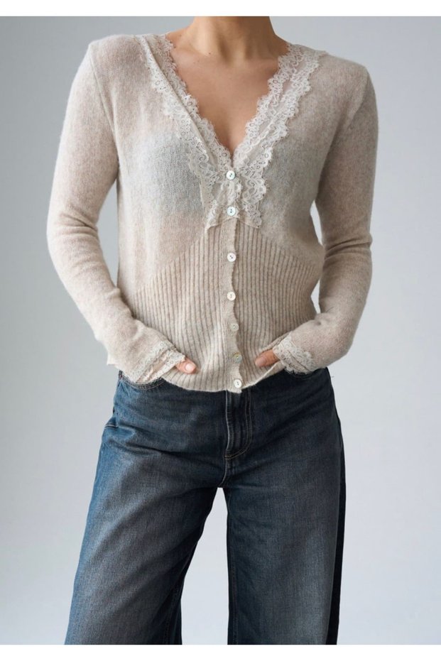 Lace Detailed Buttoned Knitwear Cardigan