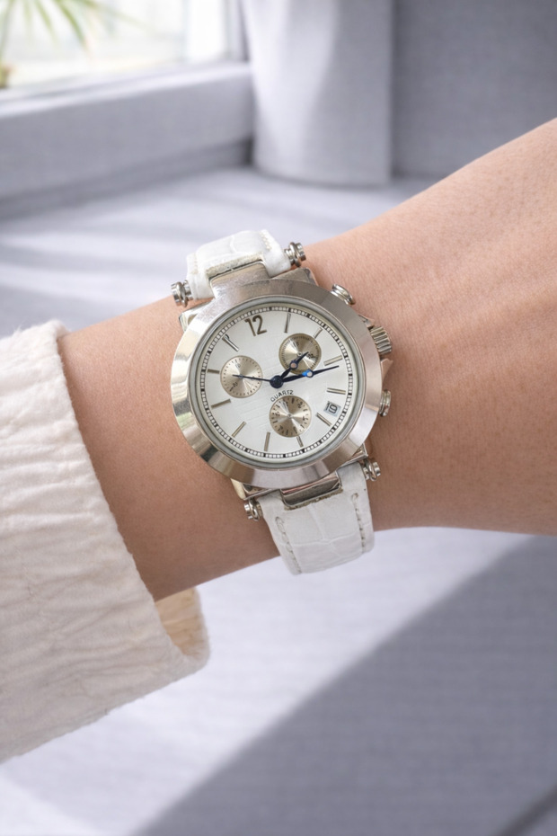White Leather Strap Large Case Chronograph Style Wristwatch Quartz with Calendar