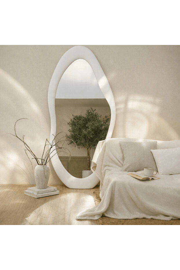 Annabelle Wavy Mirror