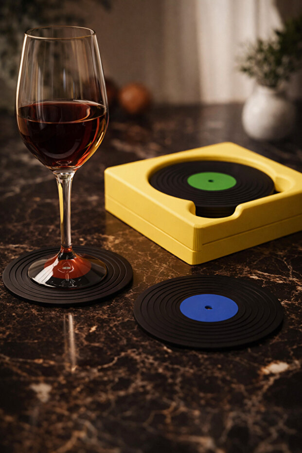 Set of 4 Coasters with Stand, Decorative Plate Design Coasters - Plate Yellow