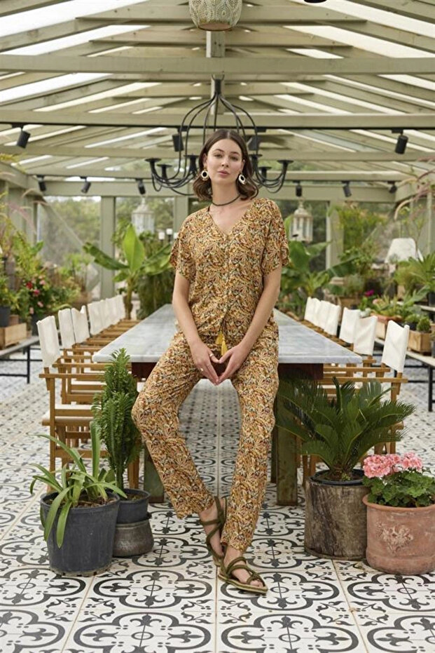 Floral and Leaf Patterned Buttoned Front Top and Bottom Set - 2