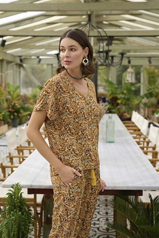 Floral and Leaf Patterned Buttoned Front Top and Bottom Set - 5