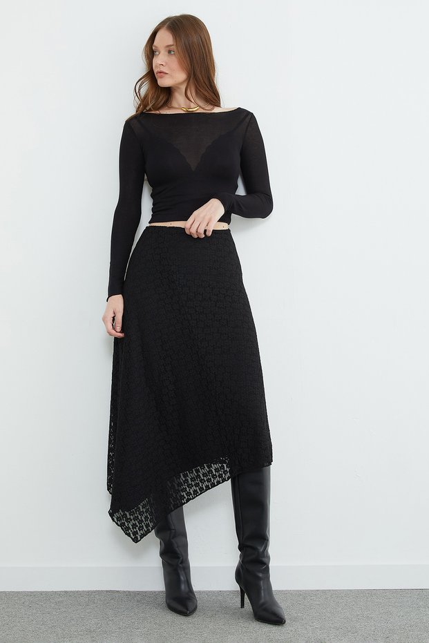 Lace Layered Asymmetrical Cut Skirt with Zipper at the Waist