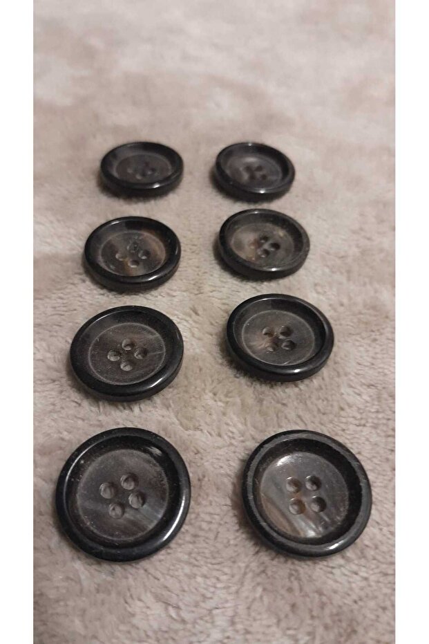 Polyester Button 30 Size 20 mm 8 Pieces
