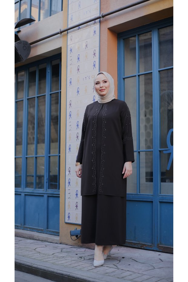 Plus Size Fan-Embellished Mother's Dress with Stone Detail