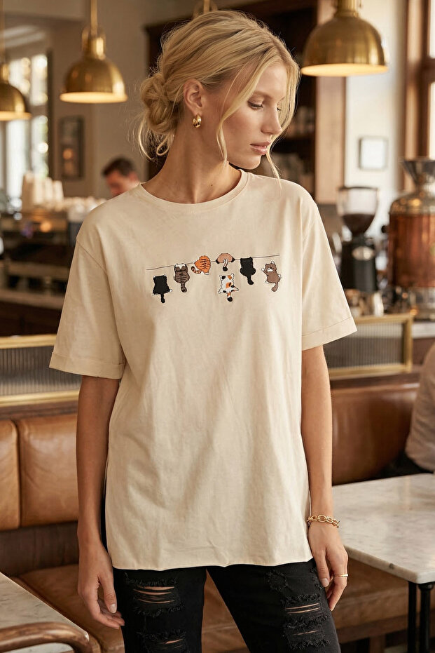 Women's Cream Front Cat Printed Sides Slit Cotton Pack T-Shirt Arm-26Y137002