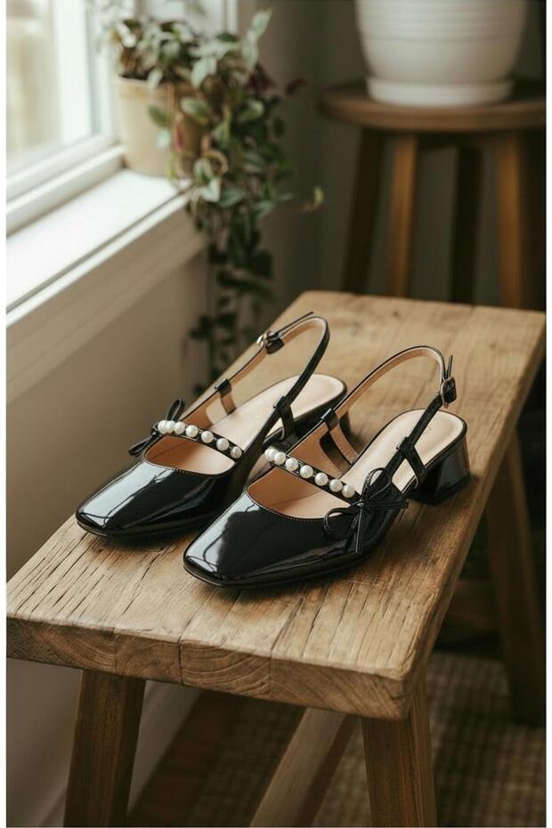 Low Heel Block Pearl Detailed Women's Shoes to Complement Your Everyday Elegance