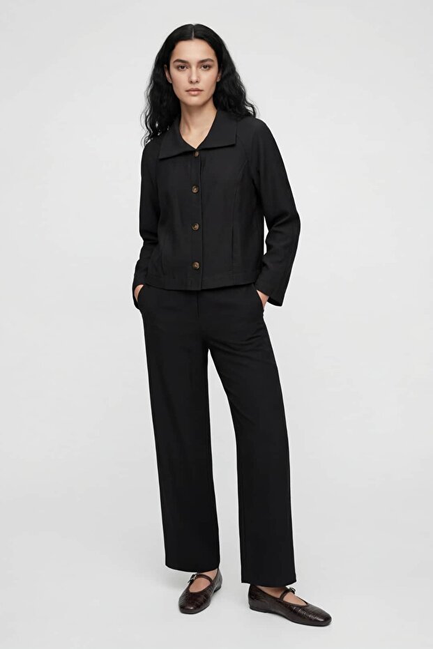Buttoned Relaxed Fit Jacket - 2