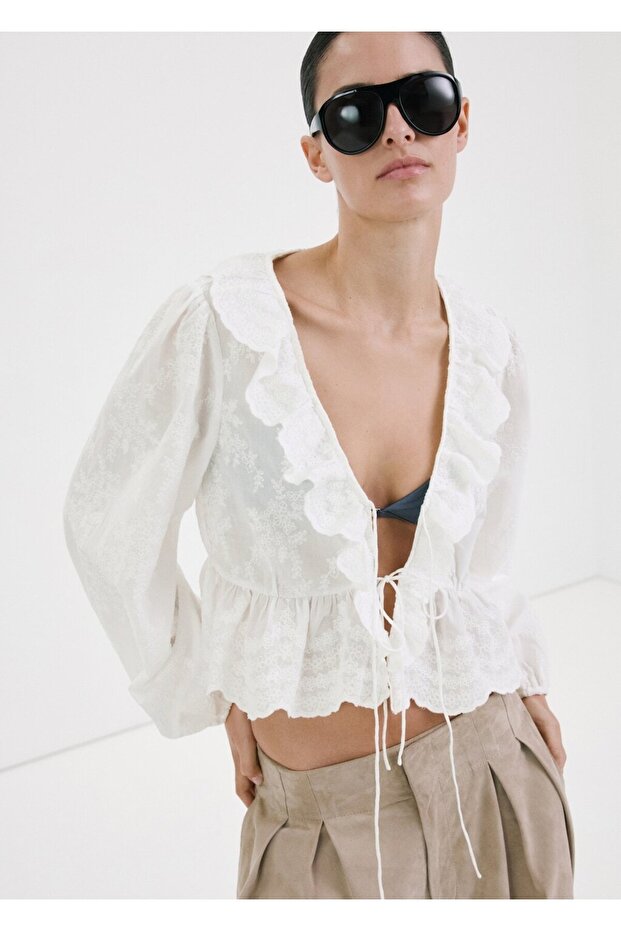 Fırfırlı işlemeli bluz - 1