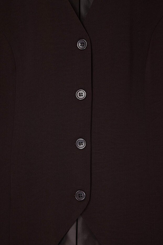 Wardrobe Essentials Kahverengi Kapalı V Yaka Büyük Beden Dokuma Yelek TBBSS26BH00003 - 5