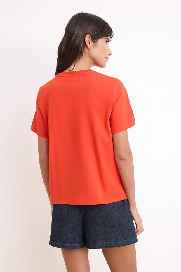 Kırmızı Nakışlı / İşlemeli Fitted/Vücuda Oturan Kısa Kollu %100 Pamuk Örme T-Shirt TWOSS26TS00162 - 4