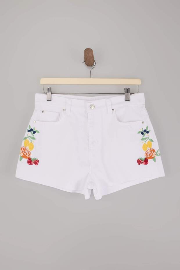 Beyaz Denim Süper Mini Nakışlı 100% Pamuk Plaj Şort TBESS26SR00006 - 8