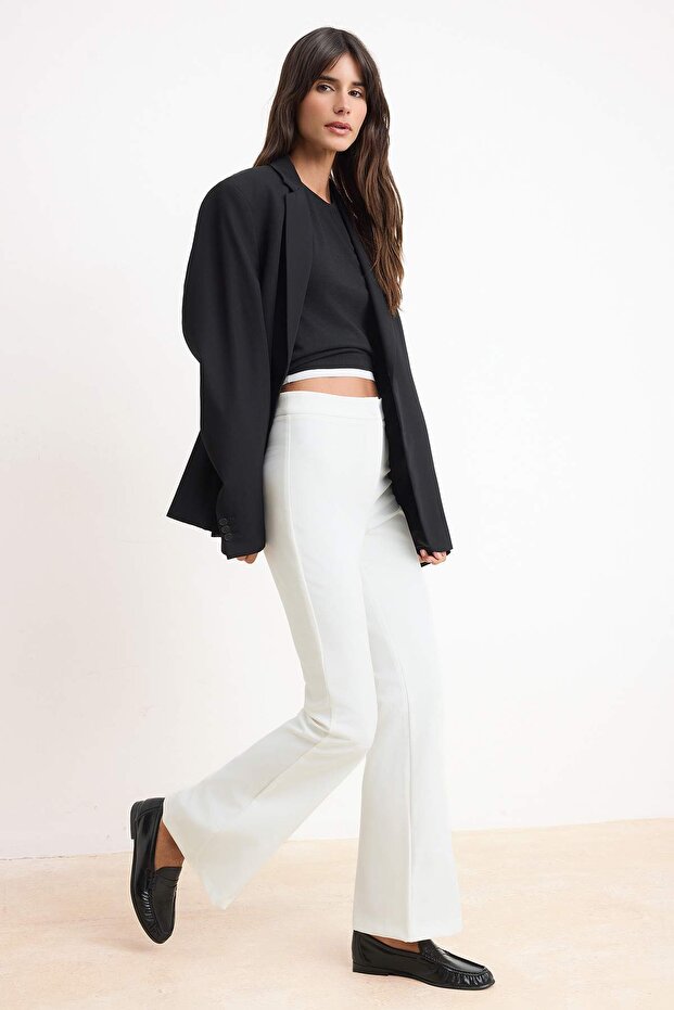 Beyaz Flare İspanyol Paça Bootcut Dokuma Pantolon TOFAW19BB0581 - 2