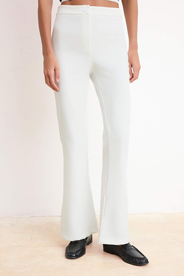 Beyaz Flare İspanyol Paça Bootcut Dokuma Pantolon TOFAW19BB0581 - 3