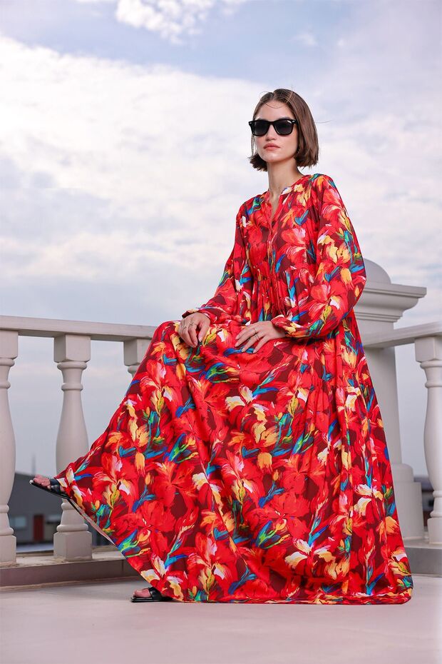 فستان ماكسي منقوش بياقة على شكل حرف V وأزرار من BDART - 2