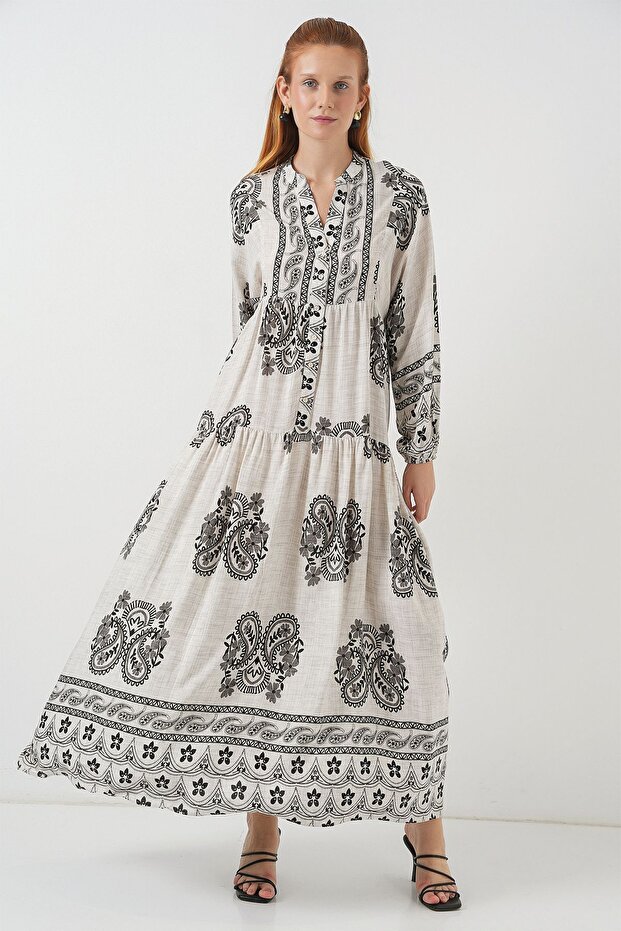 فستان ماكسي منقوش بياقة على شكل حرف V وأزرار من BDART - 3