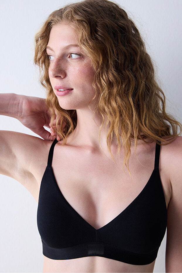 حمالة صدر سوداء مثلثة ناعمة - 4