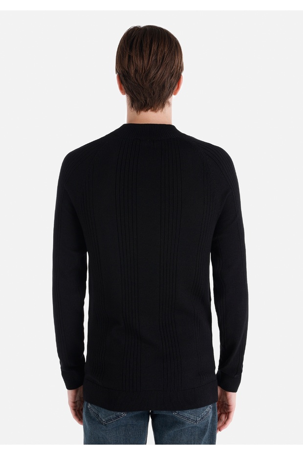 سترة رجالية سوداء أساسية بقصة ضيقة - 2