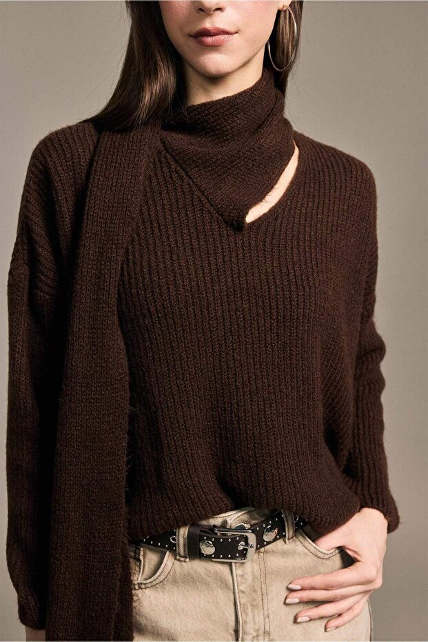 Knitted Sweater with Scarf H2005Ax26Sp - 5