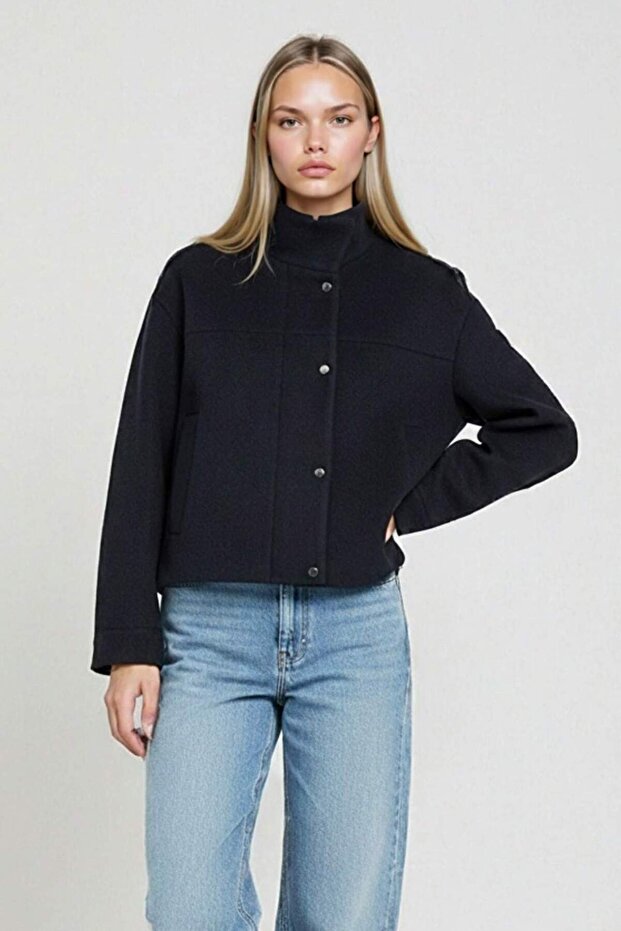 معطف قصير بأزرار كاشي ذو قصة عادية E8661AX25AU - 1