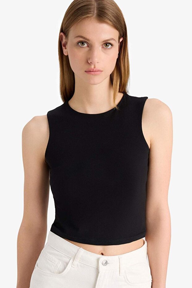 قميص داخلي أبيض ذو رقبة دائرية وقصة عادية F3534AX25SM - 1