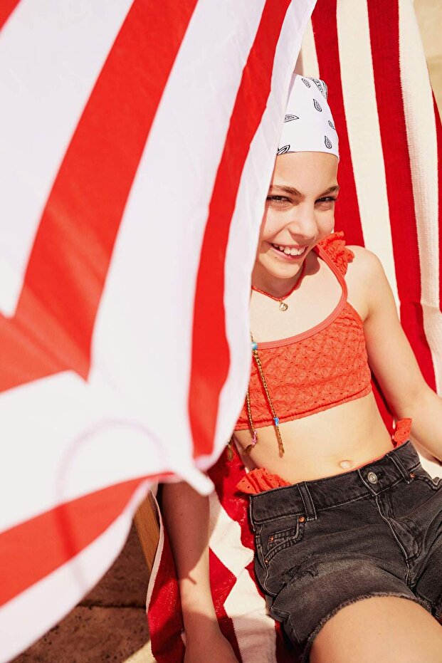 طقم بيكيني منقوش للفتيات E5126A825HS - 2