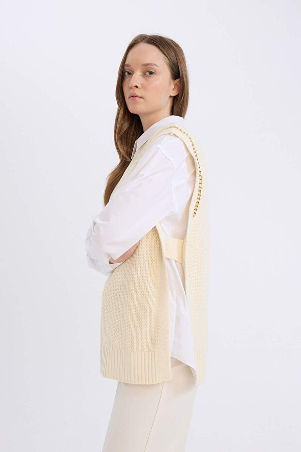 سترة تريكو أساسية بفتحة جانبية مستقيمة وياقة نصفية D5022AX24AU - 4