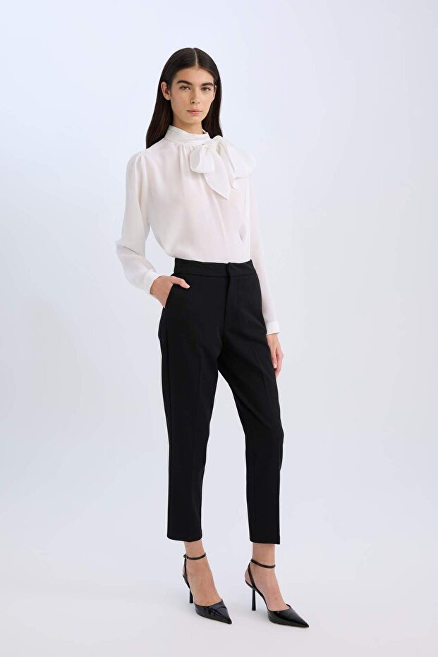 Fiyonk Yaka Basıc Saten Bluz D3133AX24AU - 2