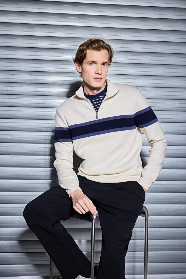 Standard Fit Regular Cut Stand Collar Zippered Striped Knitwear Sweater Y4193Az24Wn