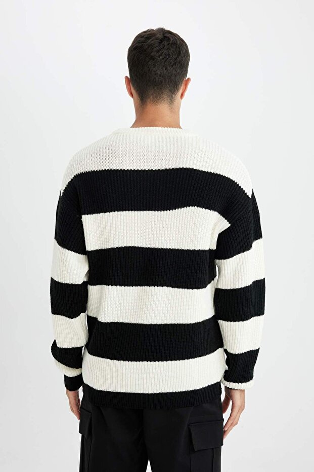 Relax Fit Sweter z golfem w paski z teksturowanego dzianiny D3263AX24WN - 6