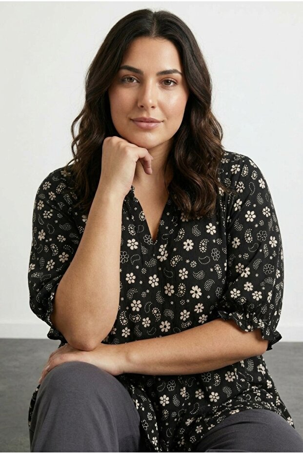 Plus Size Notched Collar Short-Sleeve Ruffled Hem Blouse 322571
