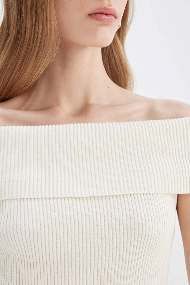 Figurbetonte, schulterfreie Basic-Strickbluse D2997AX24SM - 5