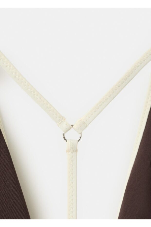 Kontrast süslemeli V yaka mayo - 5