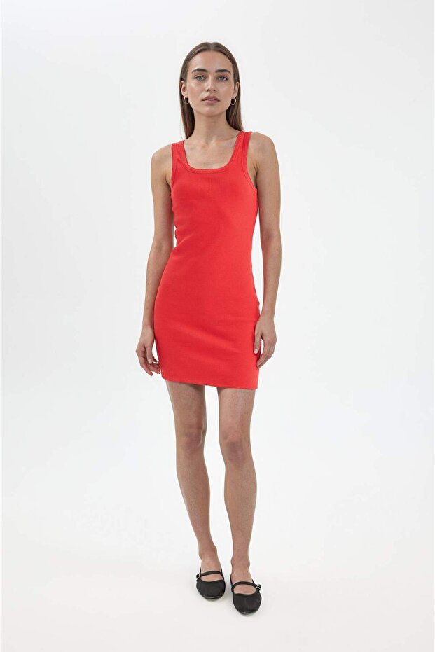 فستان Coool Bodycon قصير من القماش المضلع ذو اللون الأحمر A0732AX23SM