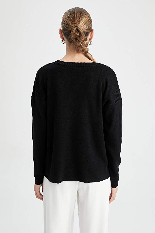 سترة رياضية بقصة عادية وياقة دائرية مرصّع بالأحجار R0726AZ21AU - 7