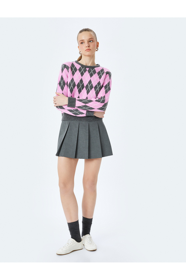 Long Sleeve Crew Neck Diamond Patterned Sweater