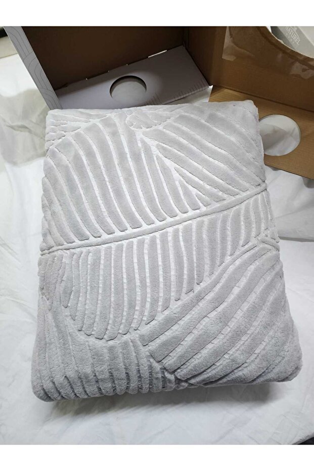 بطانية أنيقة مفردة بنمط جديد ونمط هندسي