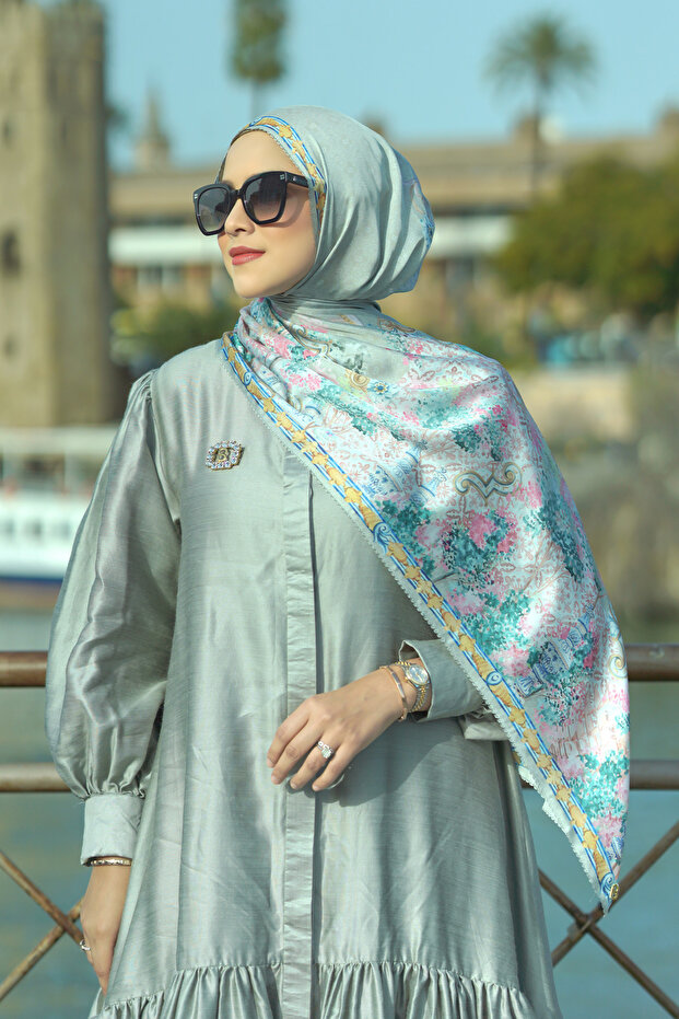 Sevilla Satin Shawl - Green