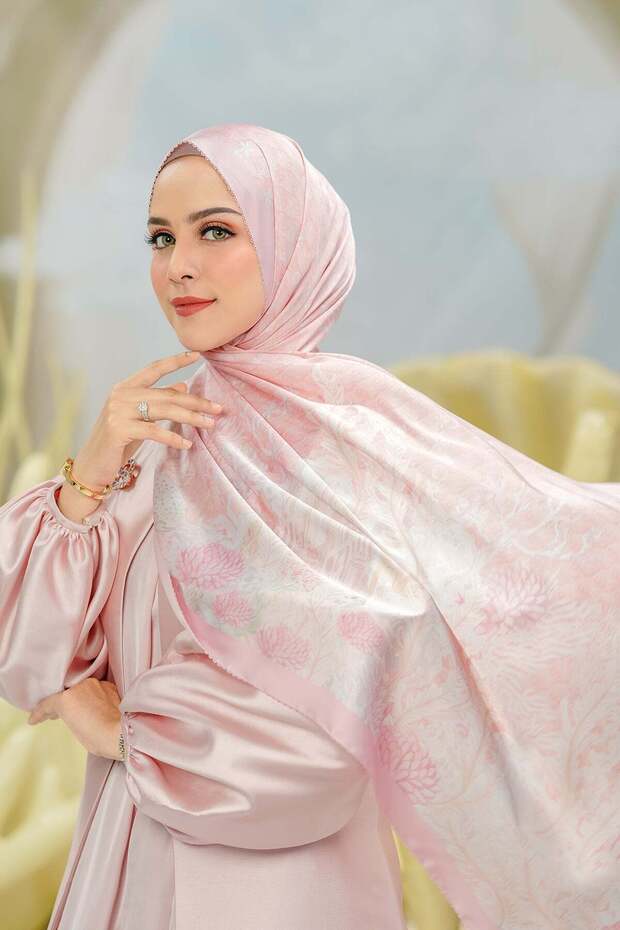 Little Mermaid 2.0 Satin Shawl - Coral