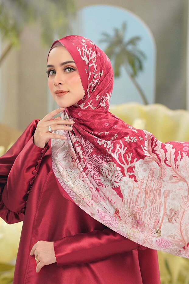 Little Mermaid 2.0 Satin Shawl - Red Algae