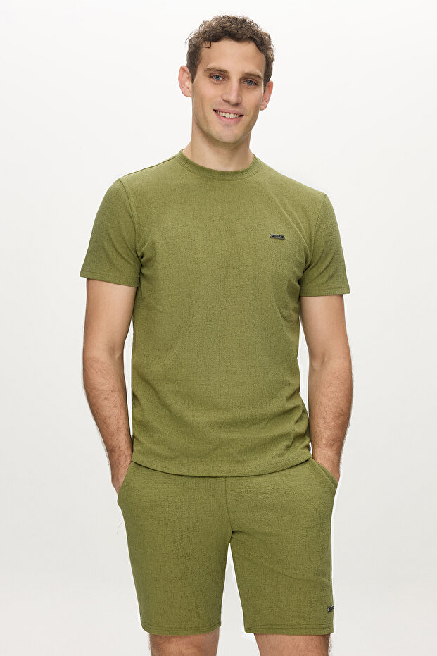 Taylor Khaki Crew Neck Crinkle Lightweight Fabric Metal Logo Standard Fit Men's Tshirt