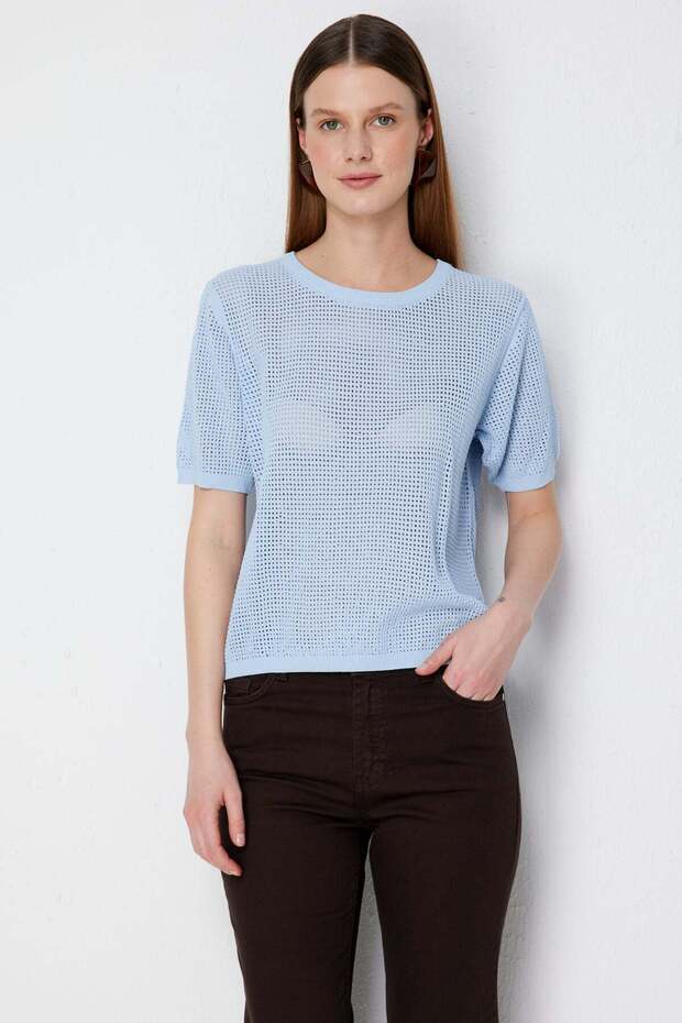 Zero Neckline Mesh Blouse - 1