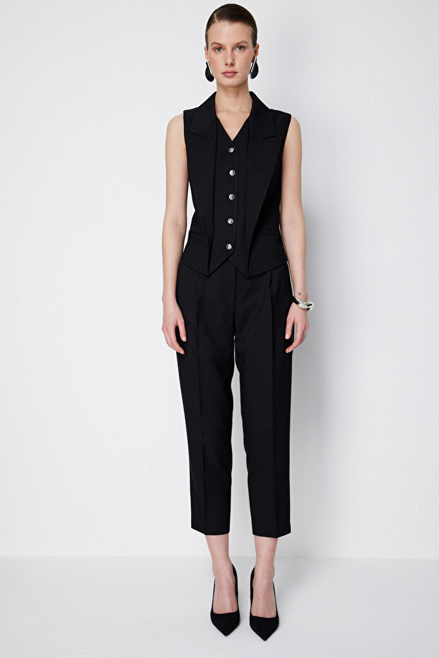 Buttoned V-Neck Vest - 4