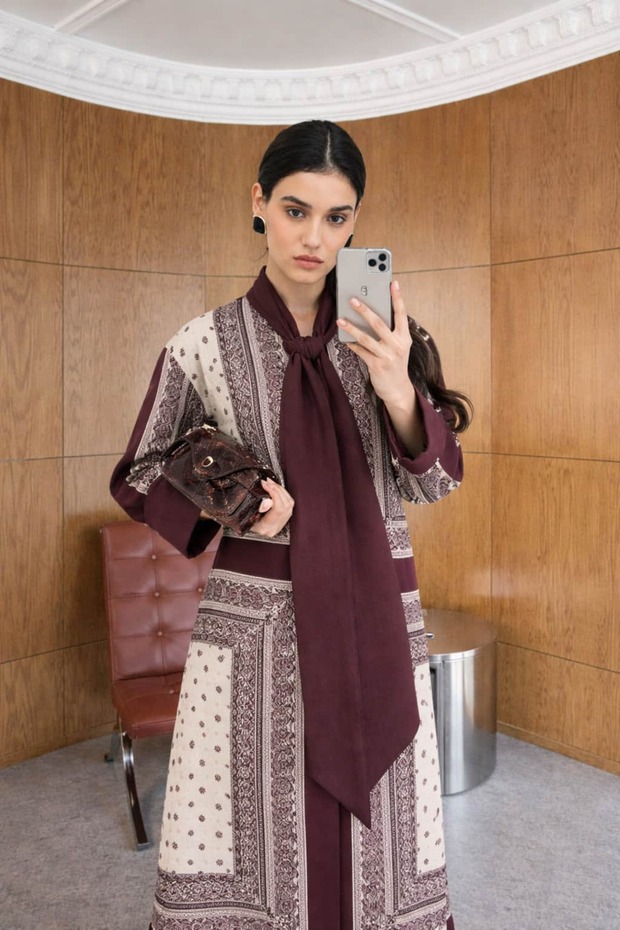 Patterned Scarf Collar Brown Dress