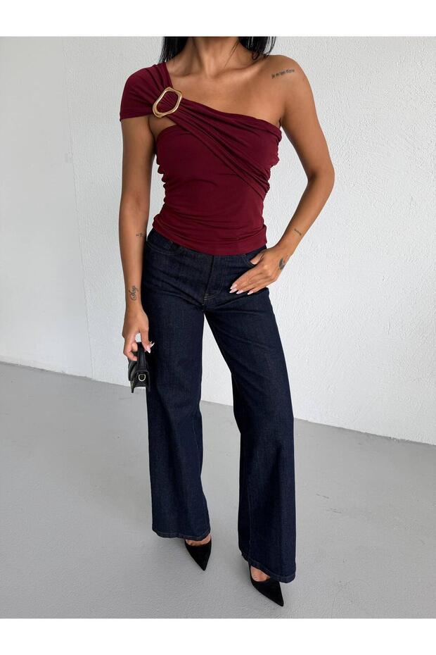 One Shoulder Buckle Detailed Blouse